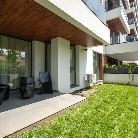 Moon Garden 1bedroom In Nusco Apartament