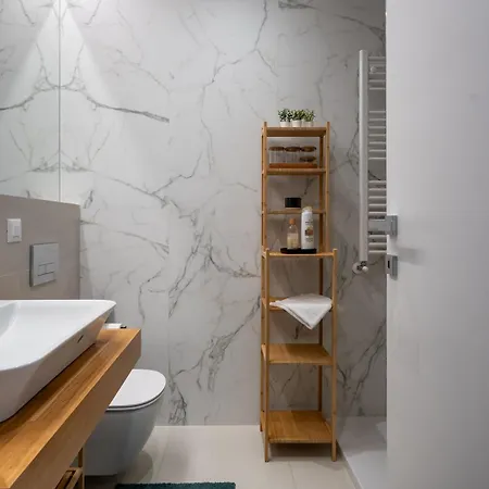 Moon Garden 1bedroom In Nusco Bükreş